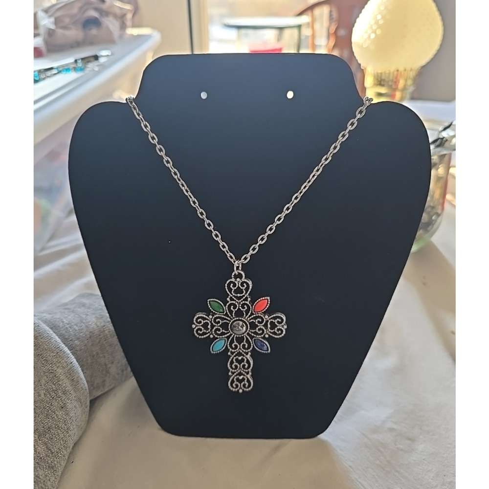Vtg Avon Filigree Cross Pendant Multicolor Stone‎ Silver Tone Necklace Jewelry